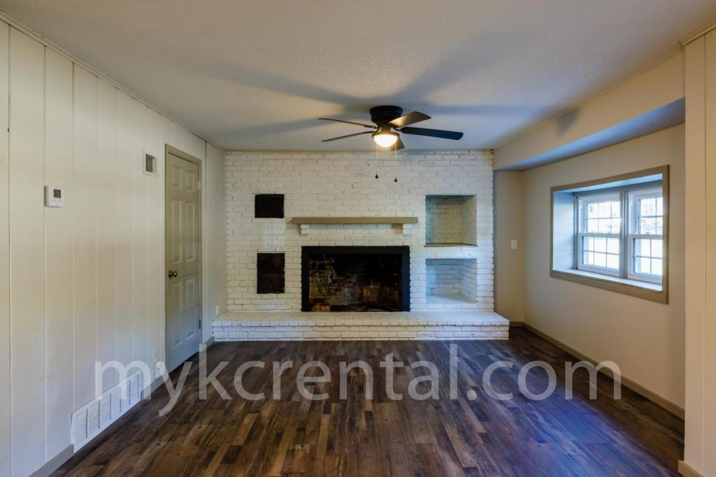 7915 W 59th Ter - Photo 7 of 22