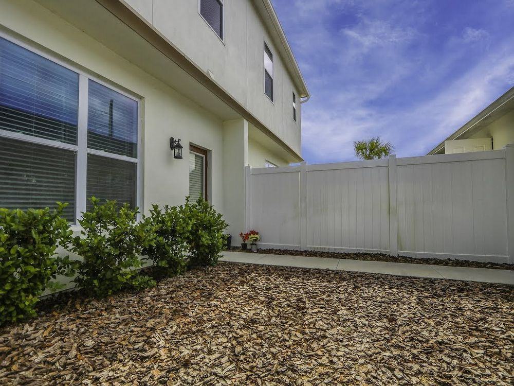 15537 Honeybell Dr - Photo 2 of 16