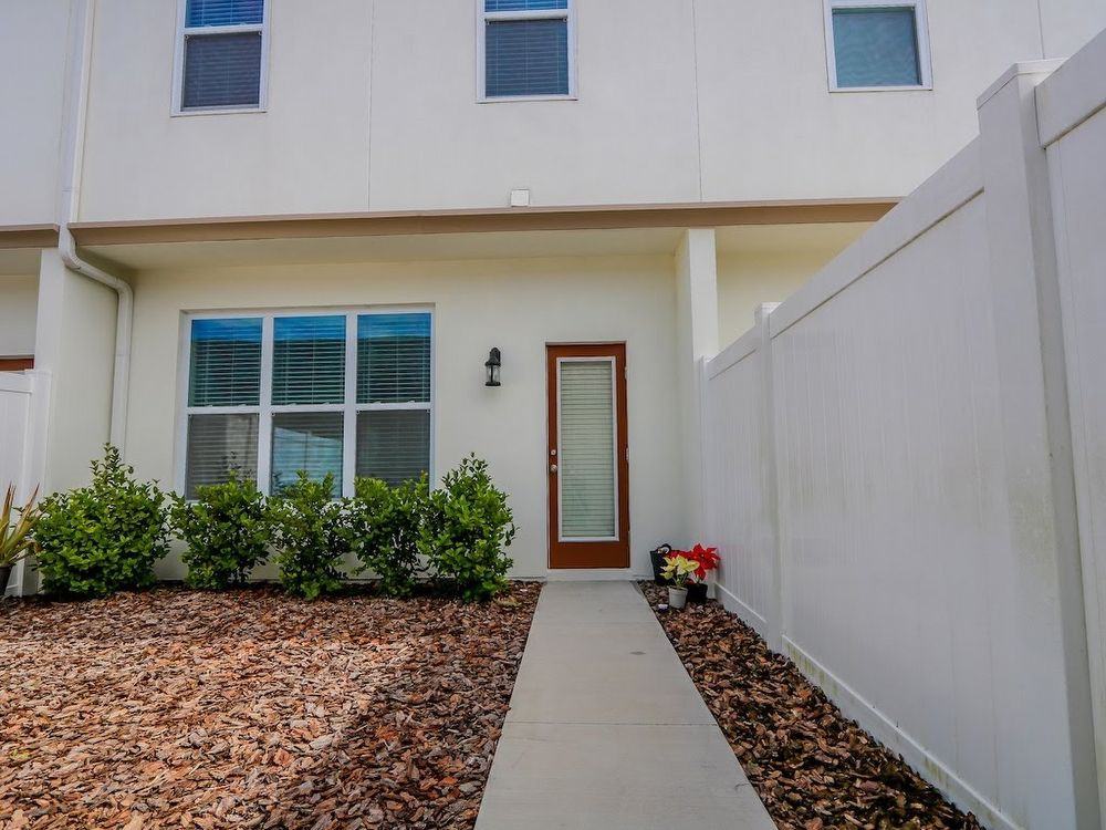 15537 Honeybell Dr - Photo 3 of 16