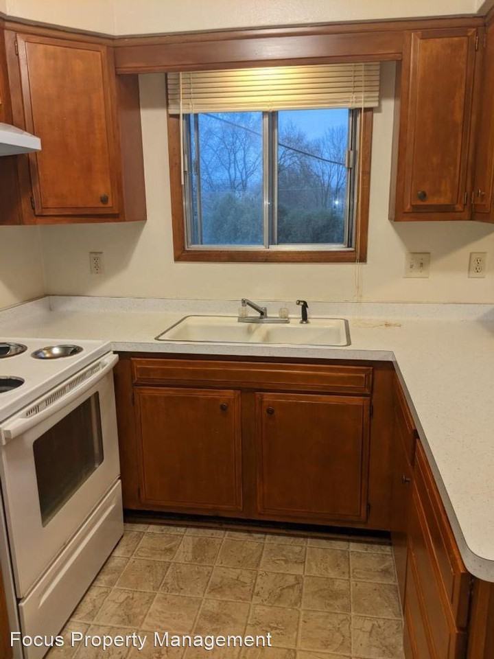 702 12th St. - Photo 2 of 16