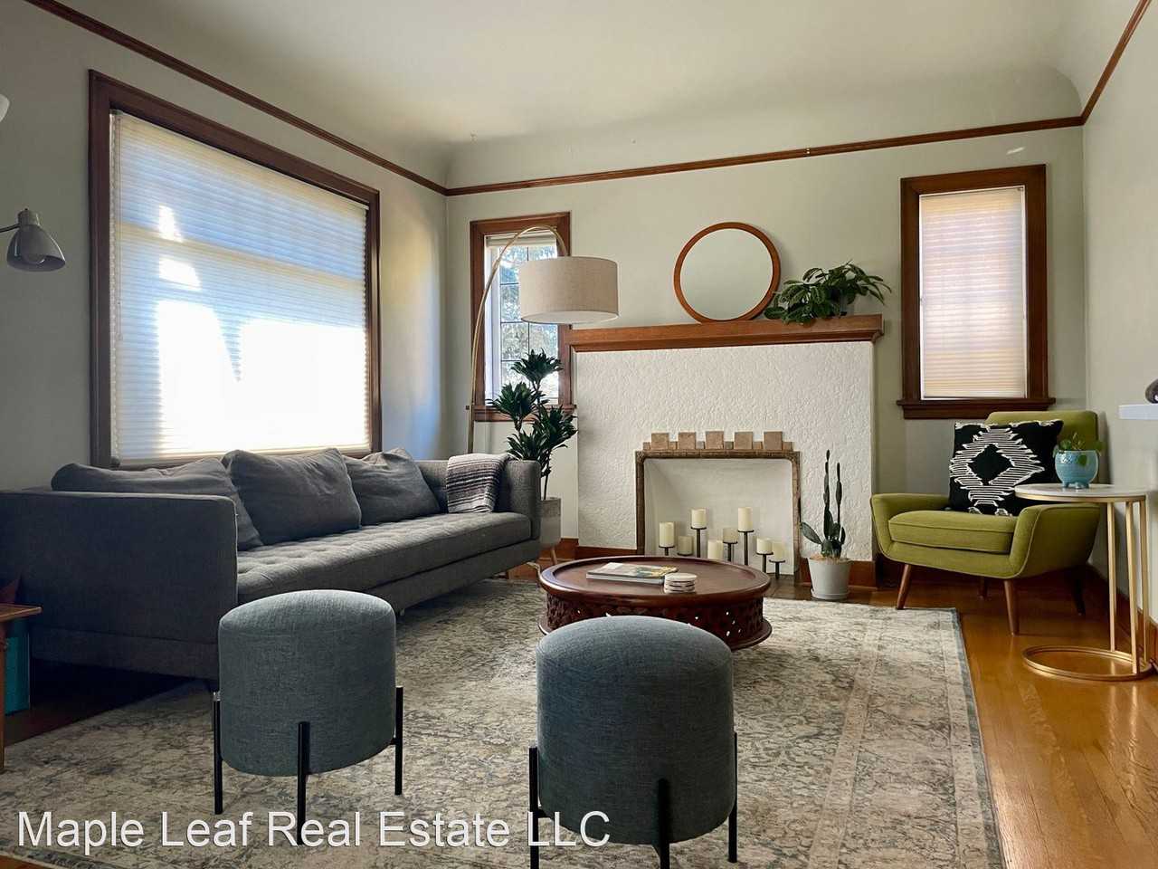 1012 Nw 70th St - Photo 3 of 39