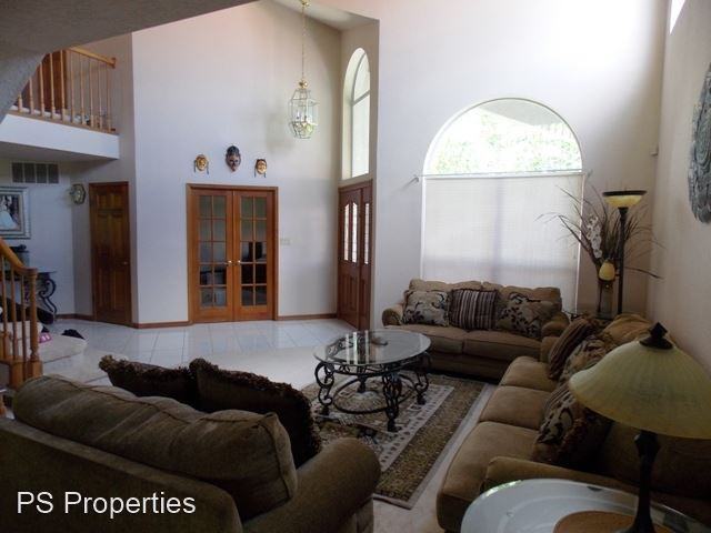 13613 Vic Rd Ne - Photo 2 of 10