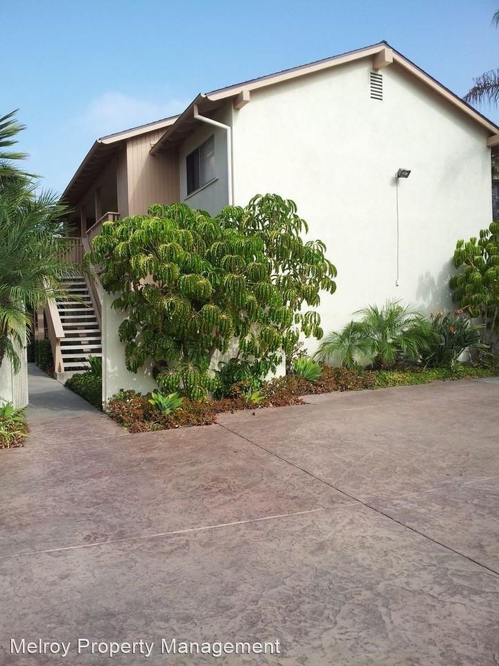 1403 F Ave - Photo 3 of 11