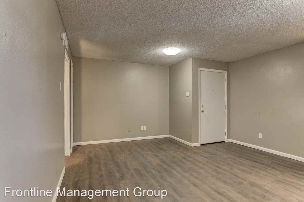 1025 Ninth St - Photo 2 of 15