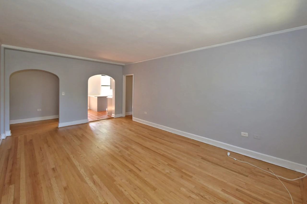 413 Larchmont Acres Apt C - Photo 3 of 10