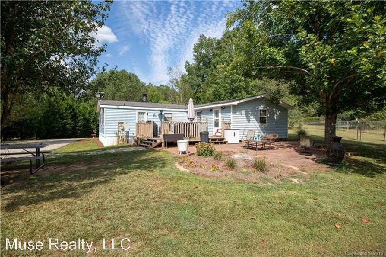 3979 Berryhill Rd - Photo 3 of 6