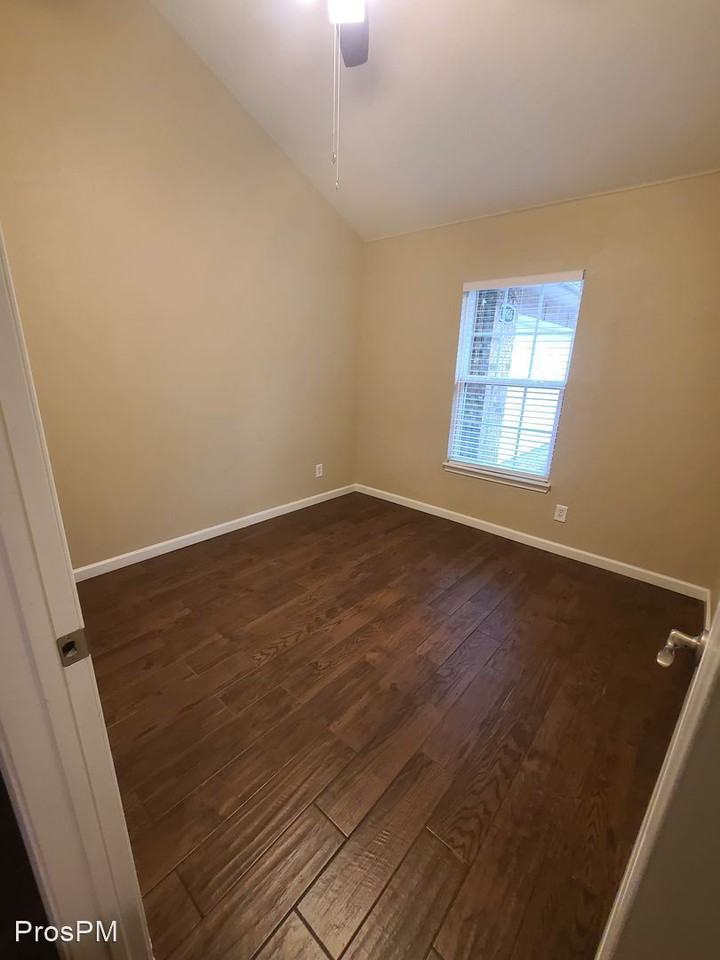 2908 Mistywood Ln - Photo 2 of 49