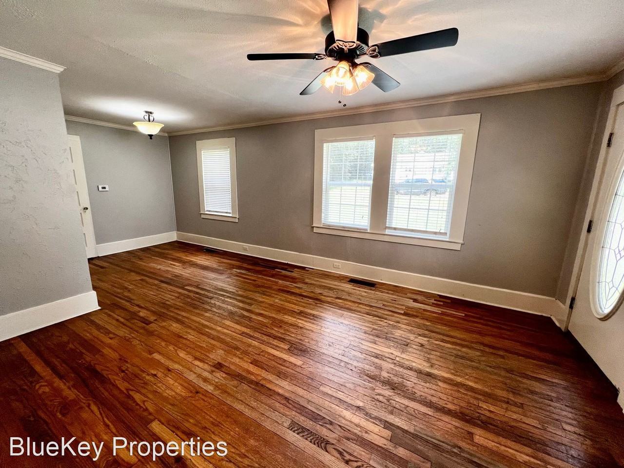 520 Maple St - Photo 3 of 13