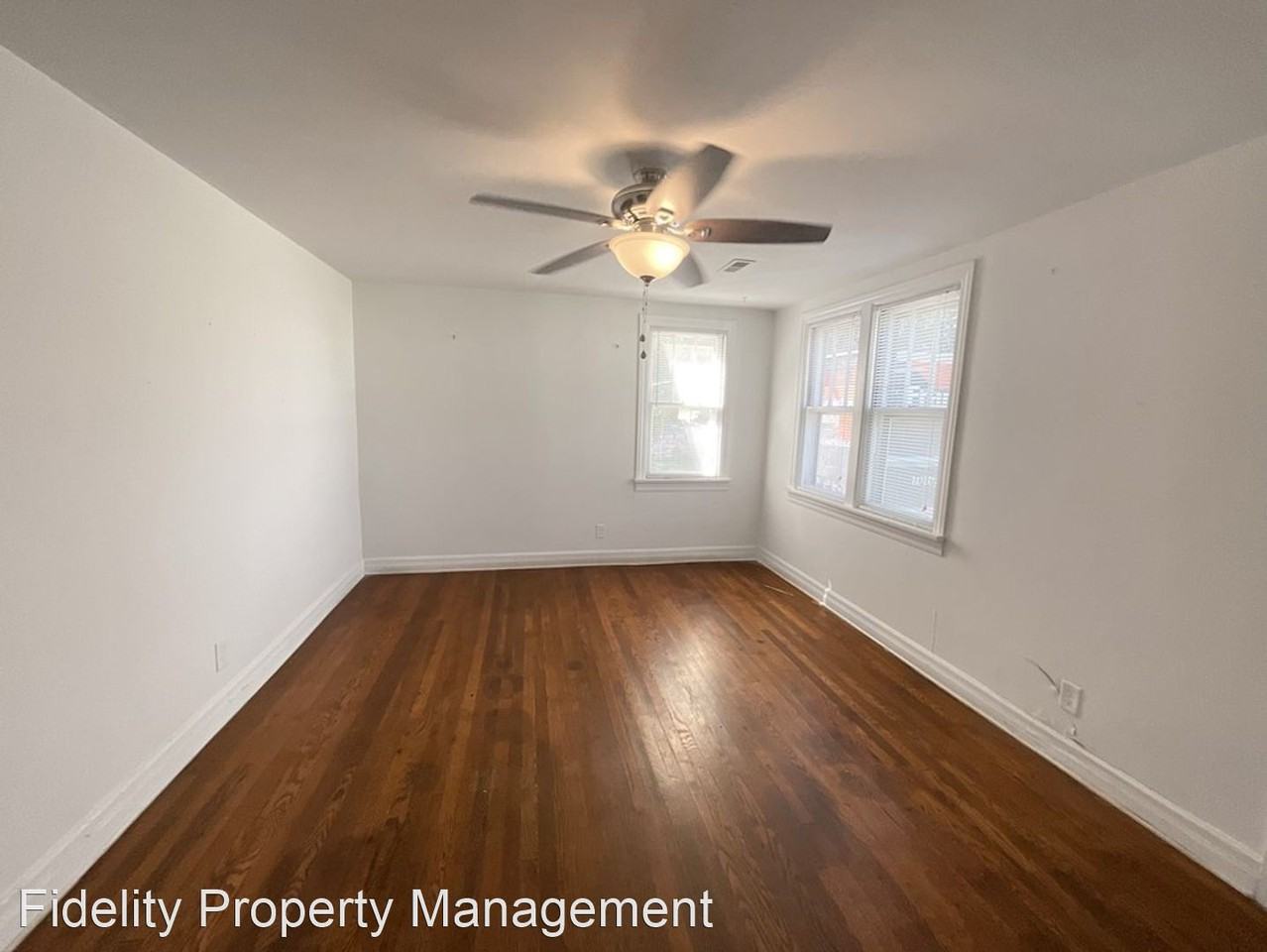 1634 E Commercial St - Photo 2 of 9