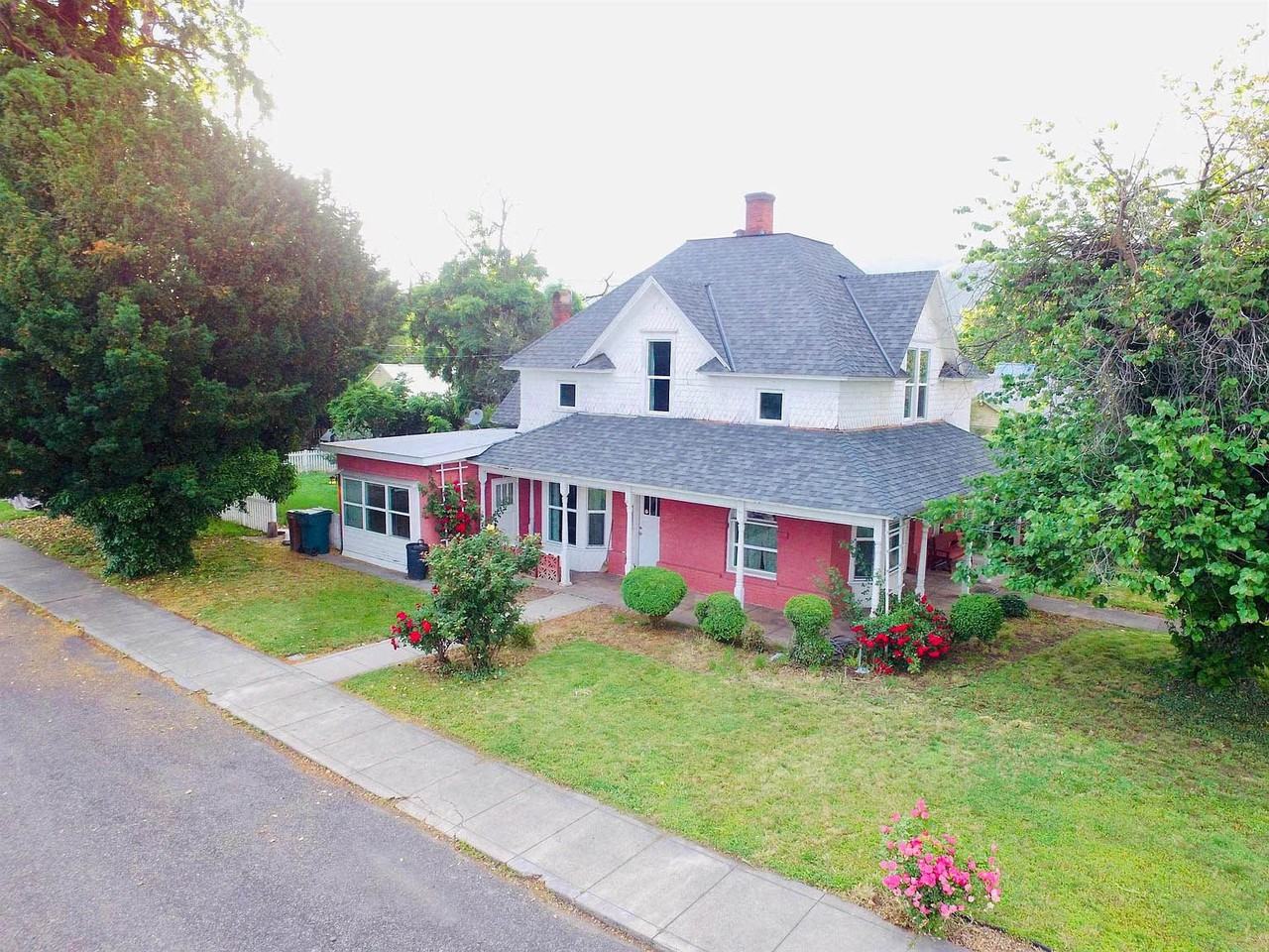 702 Sycamore St - Photo 2 of 40