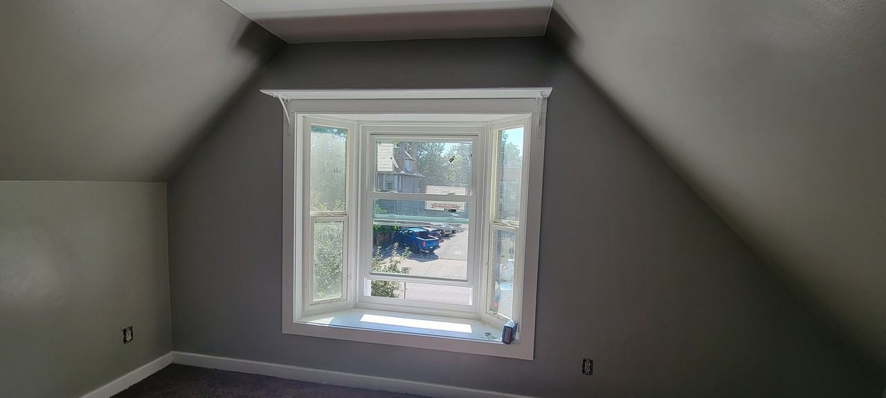 1042 N Clarkson St - Photo 6 of 11