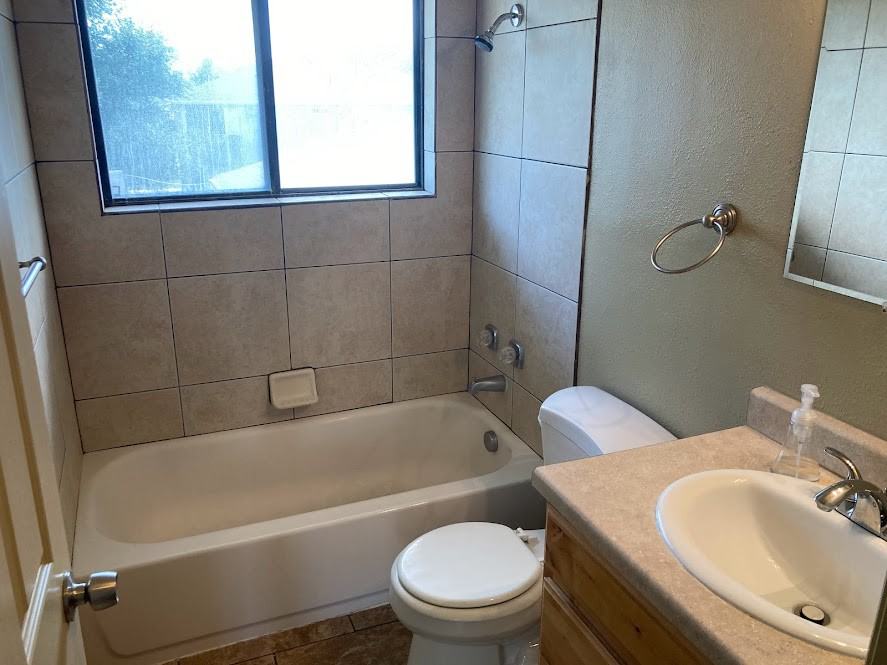 1022 N Victoria Way - Photo 2 of 7