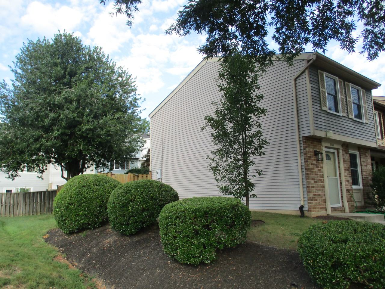 8601 Kenosha Ct - Photo 3 of 32