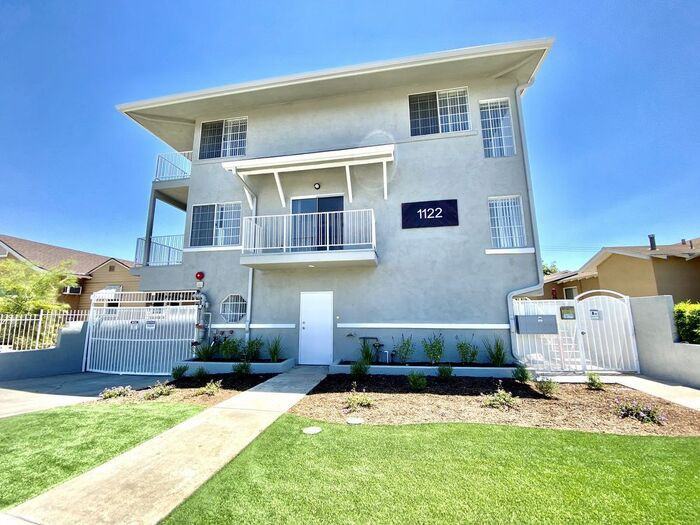 1122 W 166th St, Gardena, CA 90247 3 Bedroom Apartment for Rent