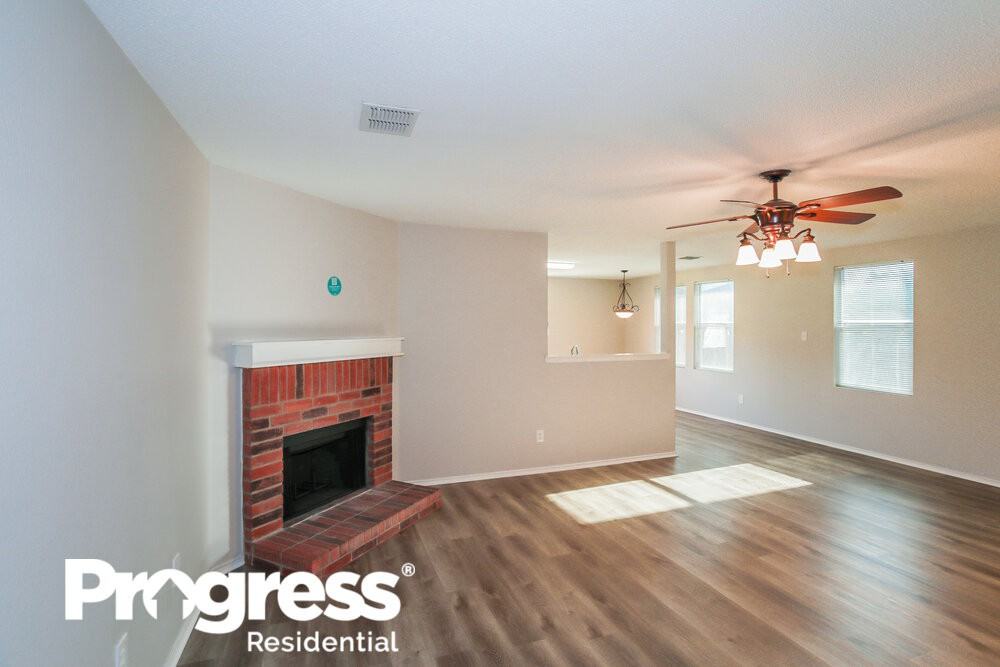 3343 Lipizzan Dr - Photo 3 of 16