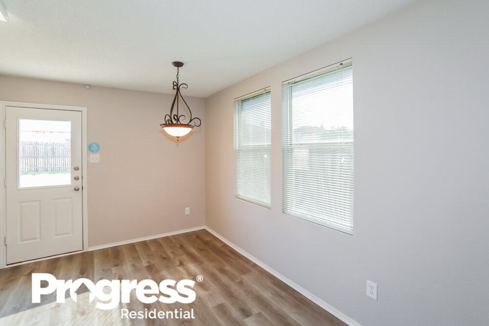 3343 Lipizzan Dr - Photo 5 of 16