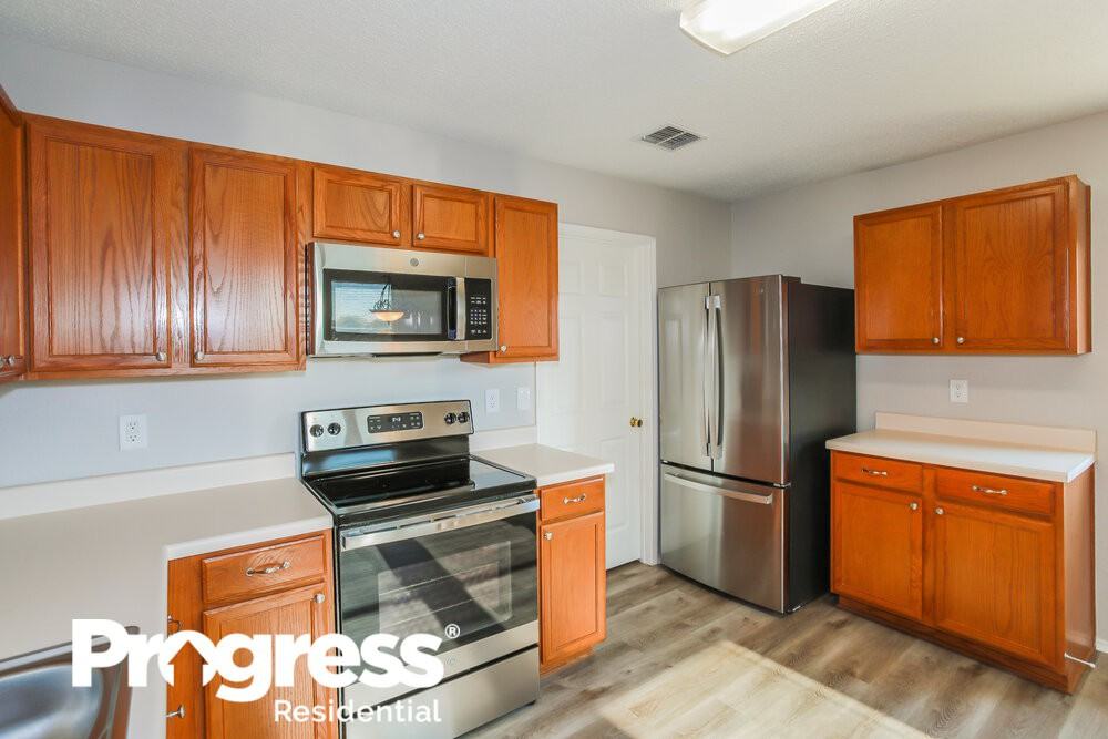 3343 Lipizzan Dr - Photo 6 of 16
