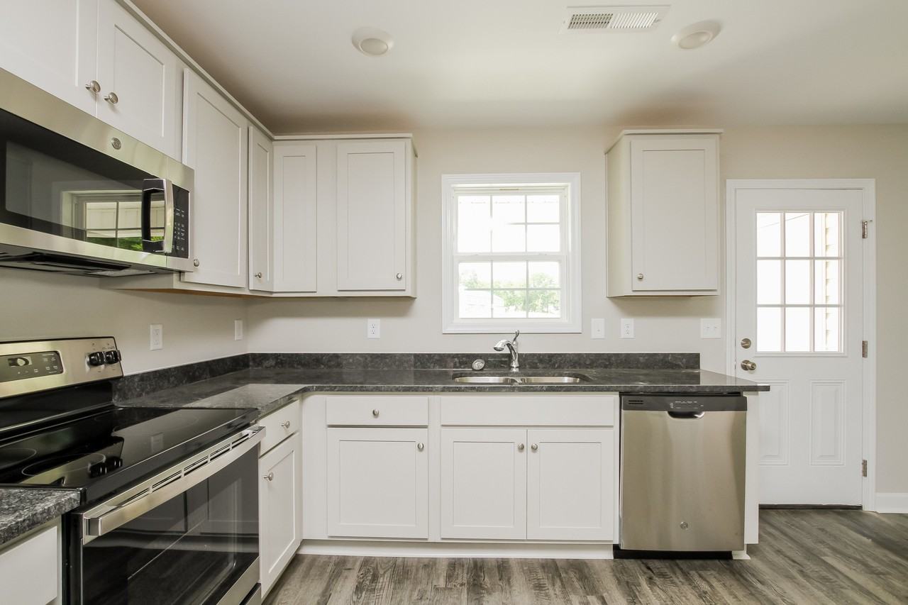 132 Rowan Ave - Photo 6 of 15