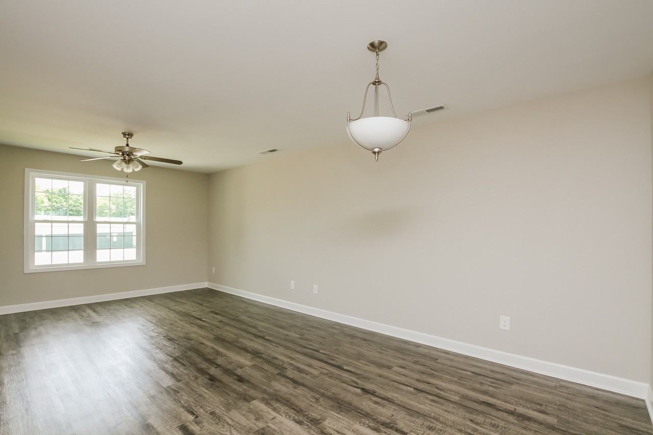 132 Rowan Ave - Photo 7 of 15