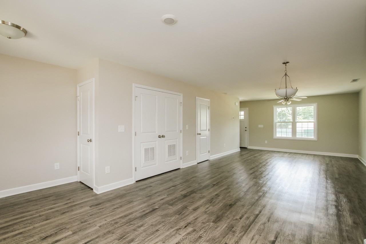 122 Rowan Gq St - Photo 3 of 15