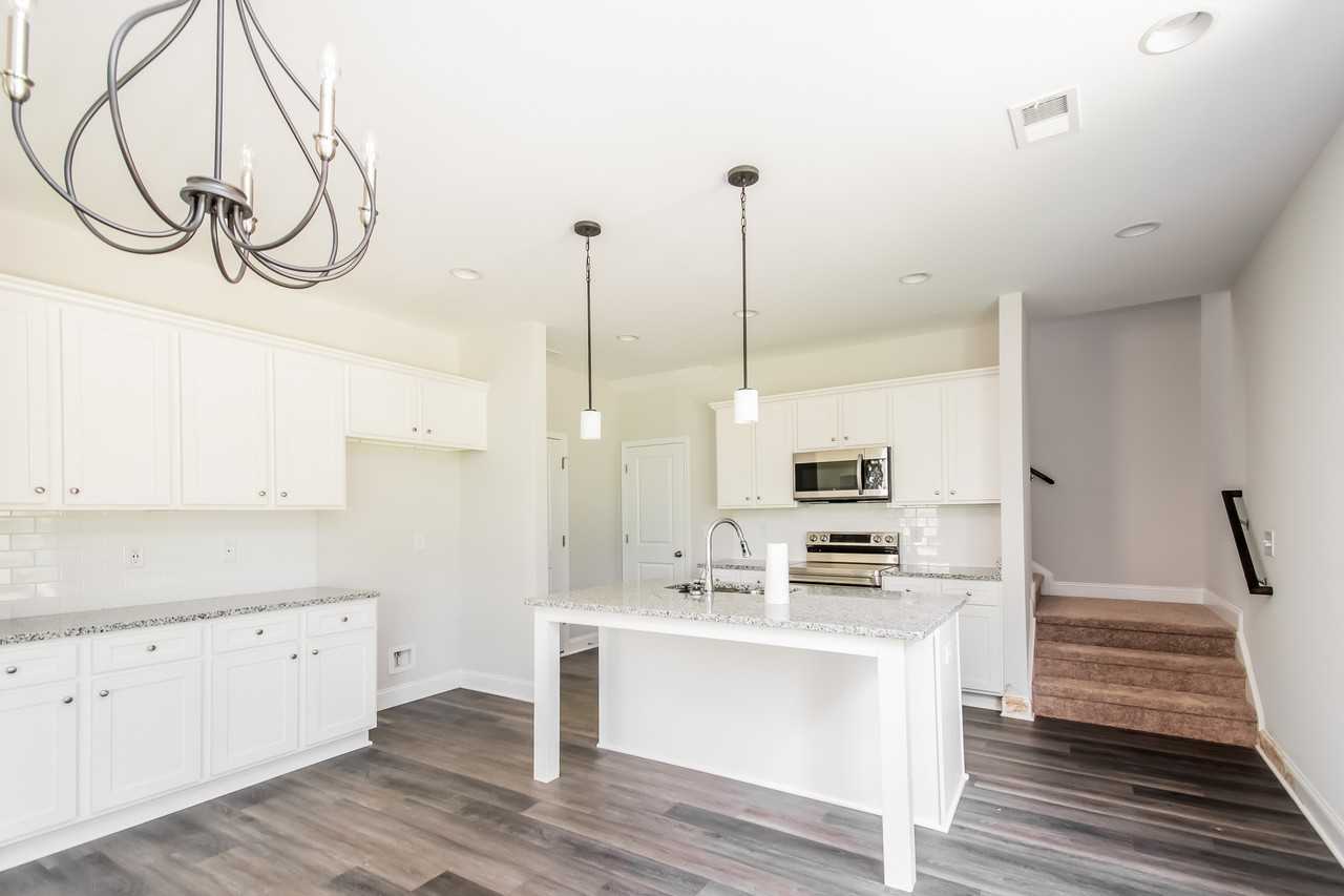 420 Blue Robin Ln - Photo 4 of 15