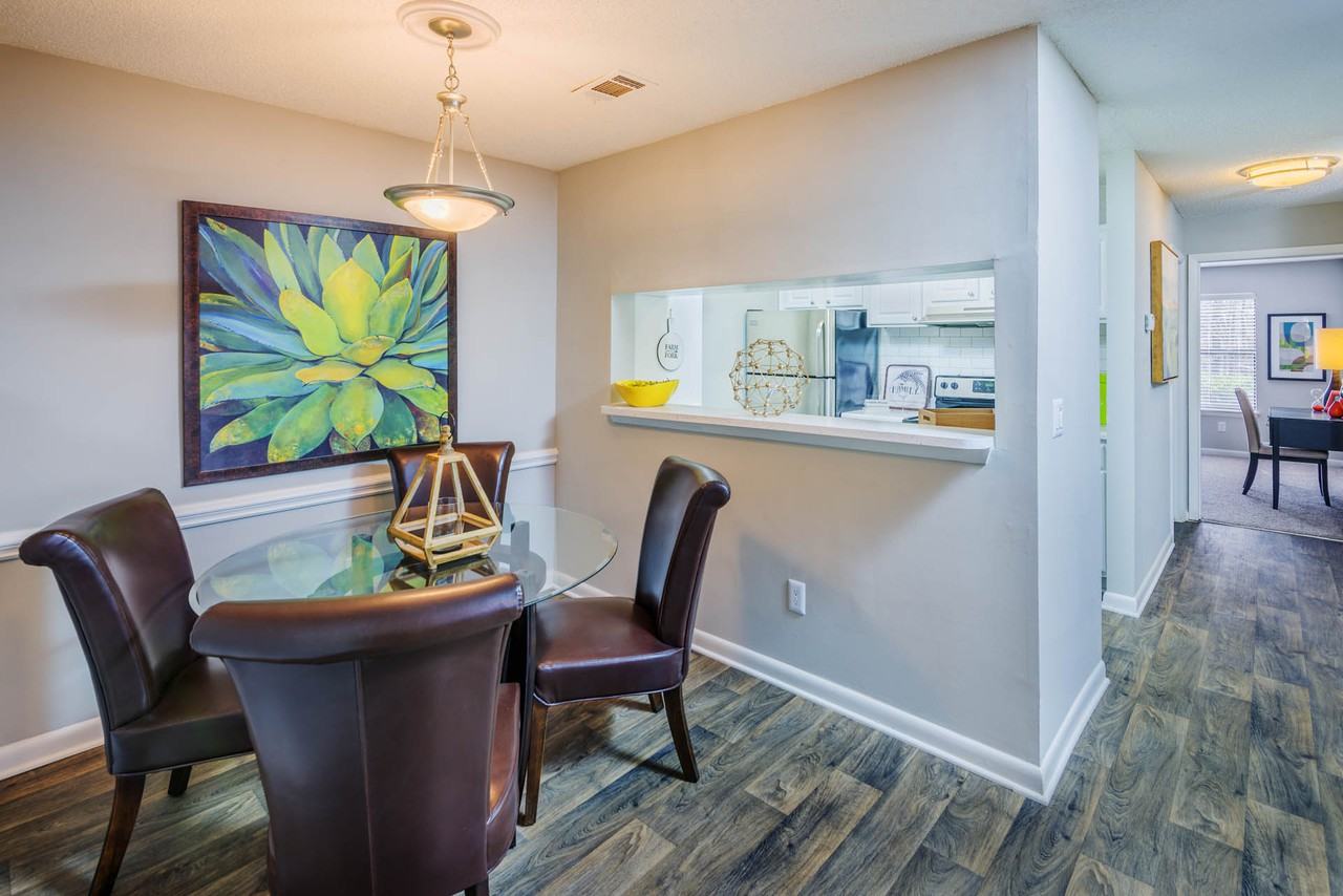 The Pointe at Irving Park - Photo 3 of 26