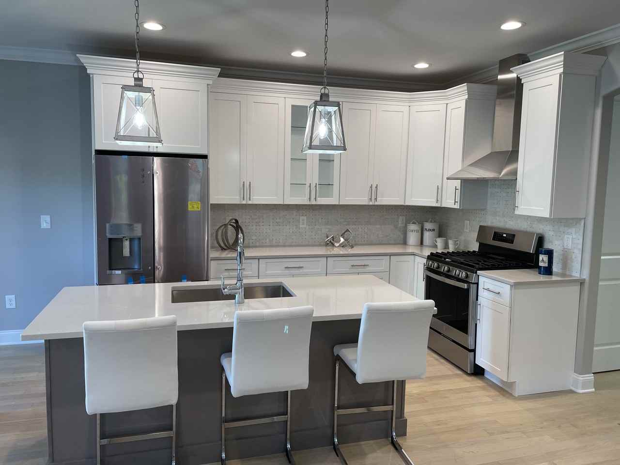 29 Halsey St - Photo 3 of 20