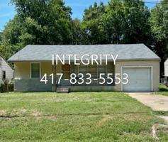 featured image of 1537 North Kentwood Avenue