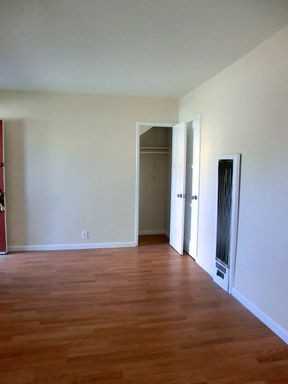 1634 Lake St - Photo 3 of 13