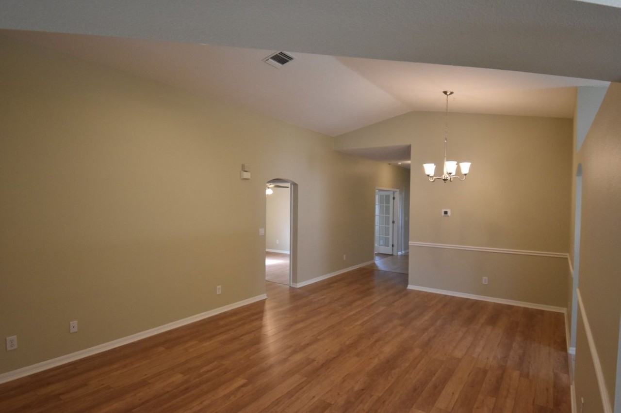 2144 Bayhill Dr - Photo 3 of 15