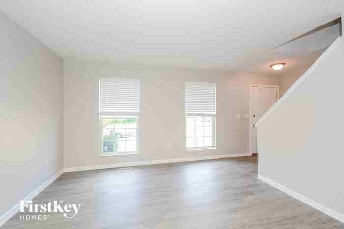 6123 Weber Oaks Dr - Photo 2 of 15