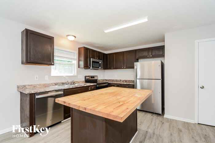 6123 Weber Oaks Dr - Photo 3 of 15