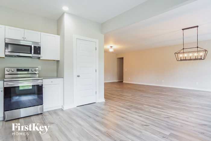 144 Crossroads Cir - Photo 3 of 15