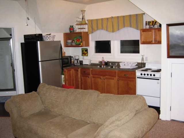 9520 25th Bay St.Carriage House #B - Photo 4 of 14