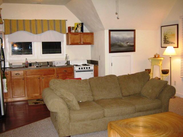 9520 25th Bay St.Carriage House #B - Photo 5 of 14