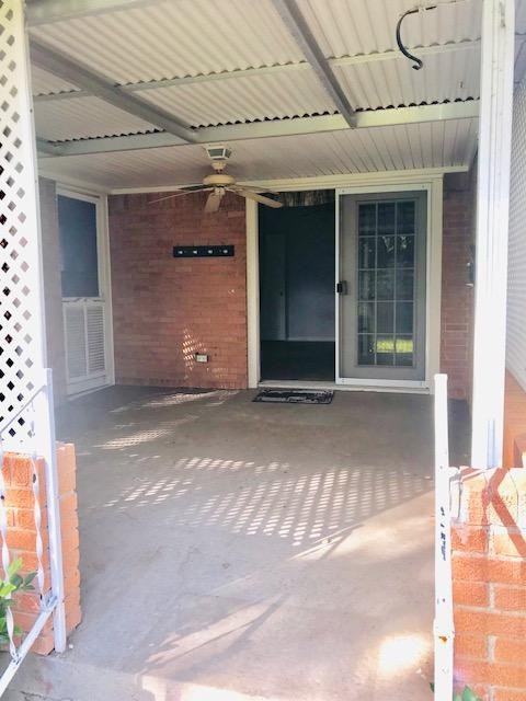 800 20th St - Photo 4 of 11