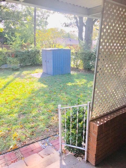 800 20th St - Photo 5 of 11