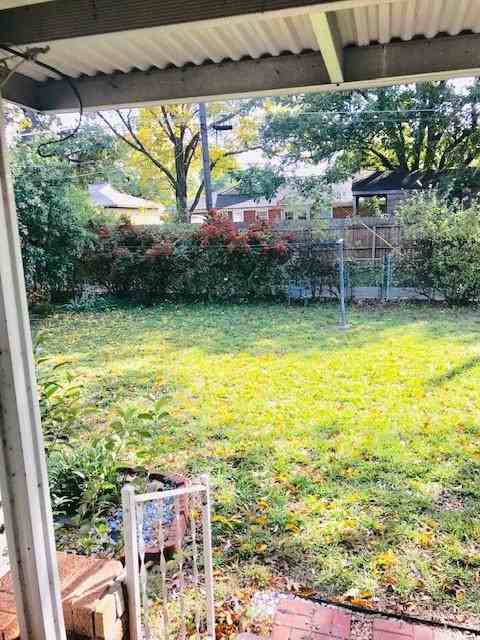 800 20th St - Photo 6 of 11