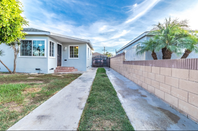 930 W 130th St - Photo 3 of 13