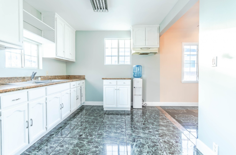 930 W 130th St - Photo 5 of 13