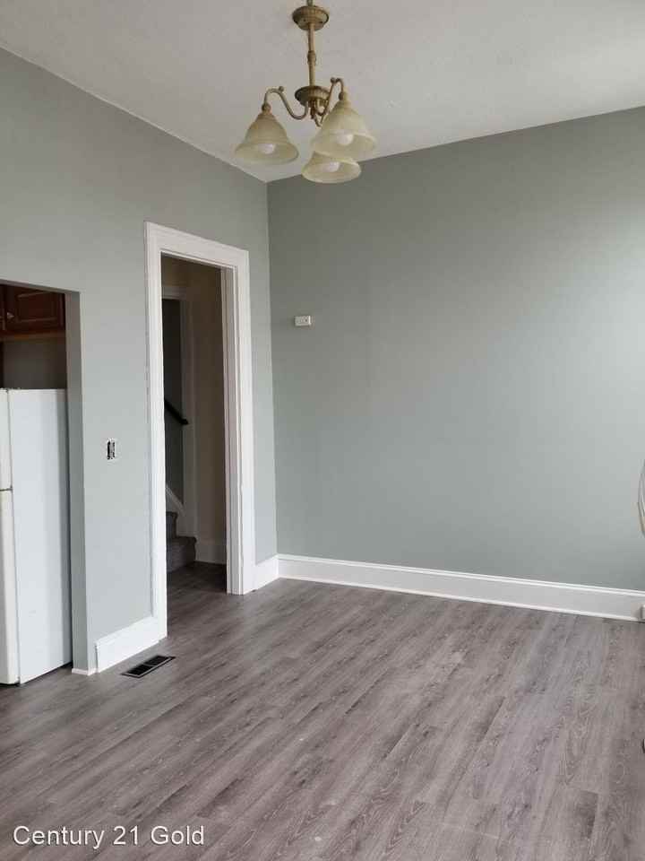 311 Elm St - Photo 3 of 10