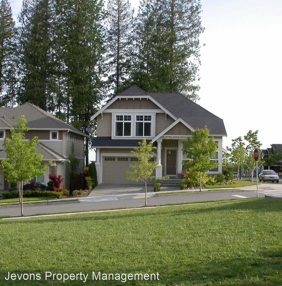 2986 Ne Logan St - Photo 2 of 15