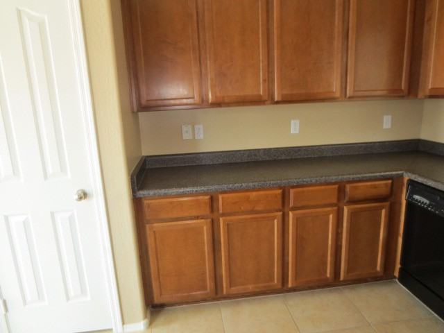 1281 E Clifton Ave - Photo 6 of 32