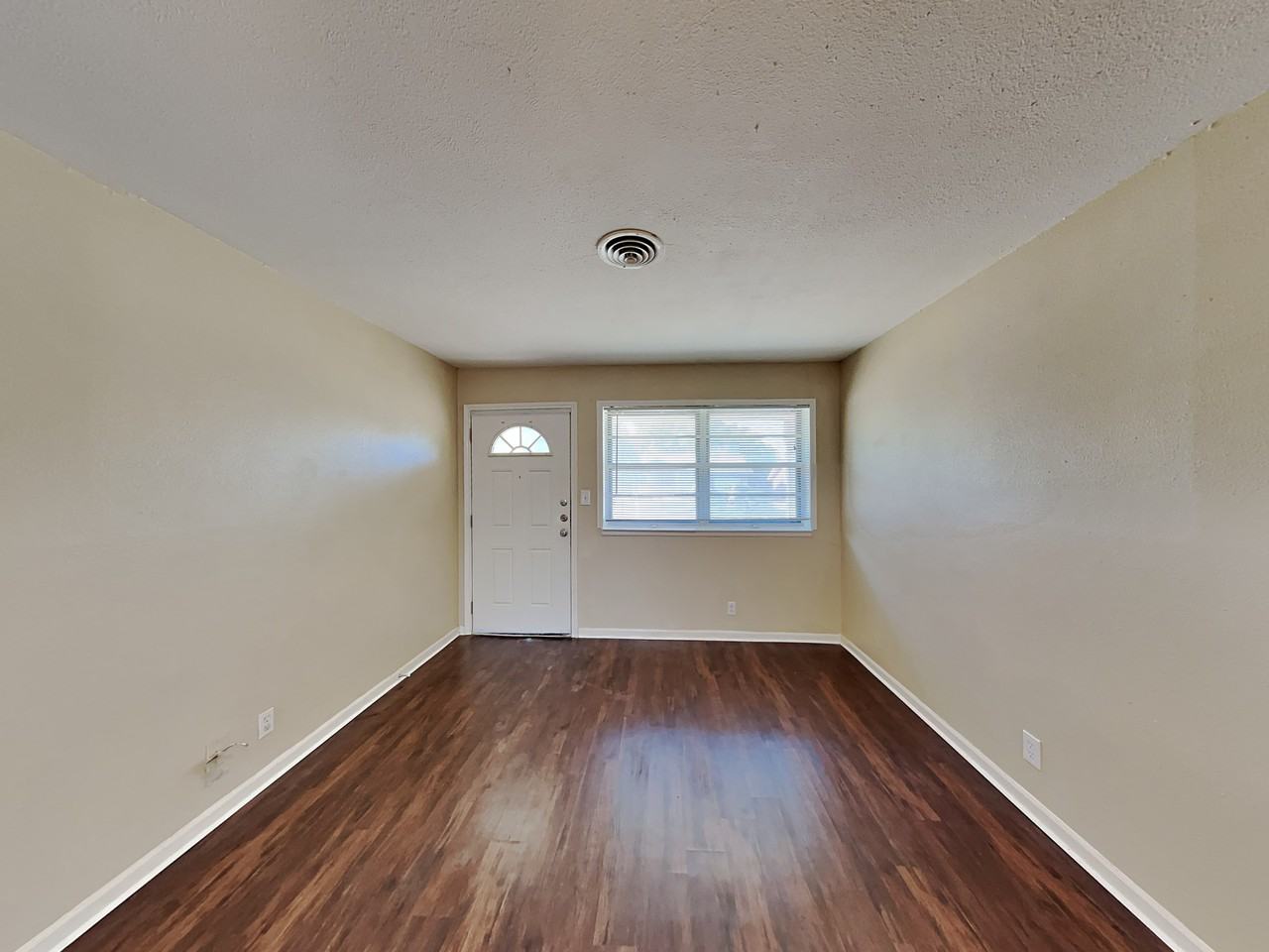 764 Oakwood Ave - Photo 6 of 21