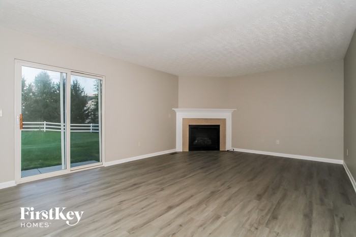 6548 Thistle Grv - Photo 3 of 15