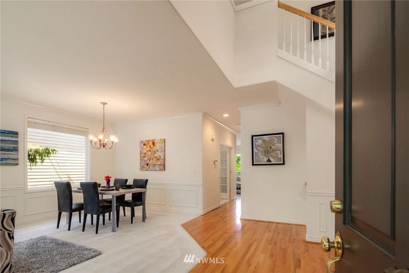 1542 Ne Iris St - Photo 2 of 30