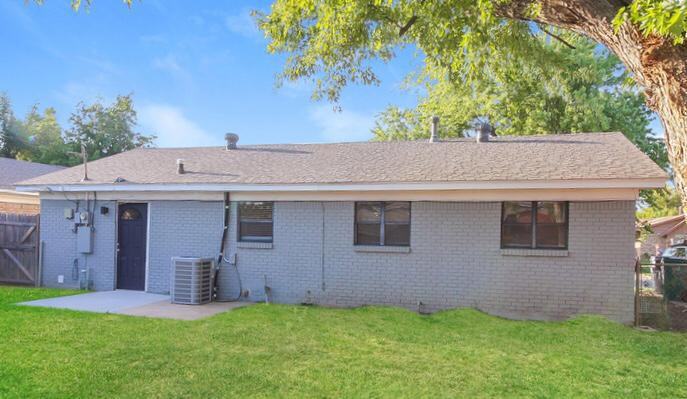 1320 Southwest 61st Terrace - Photo 2 of 12