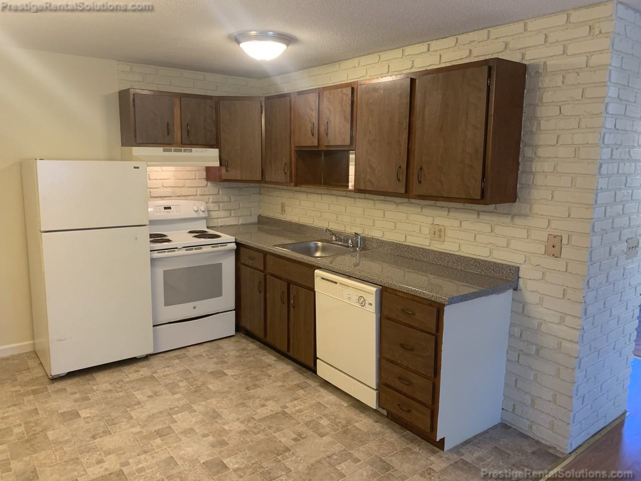 18 Dinan Dr #6 - Photo 2 of 12