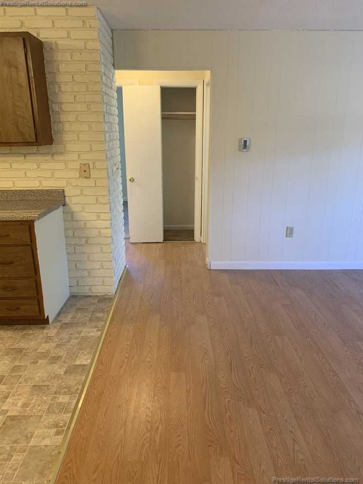 18 Dinan Dr #6 - Photo 4 of 12