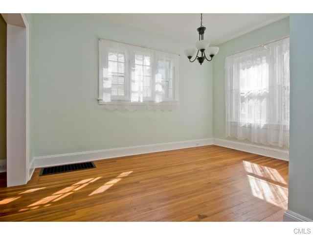 61 Fairfield Woods Rd - Photo 3 of 11